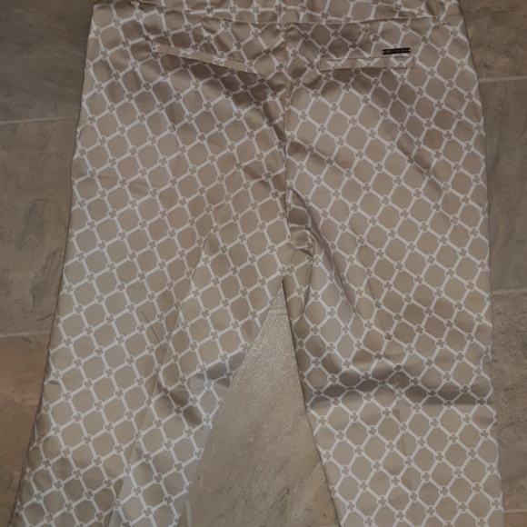 Women's pants - Picture 2 of 3